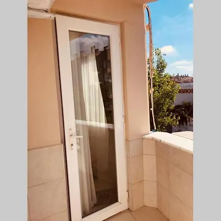 דירה In Centrum, 3 Minutes To The Damlatas And Cleopatra אלאניה